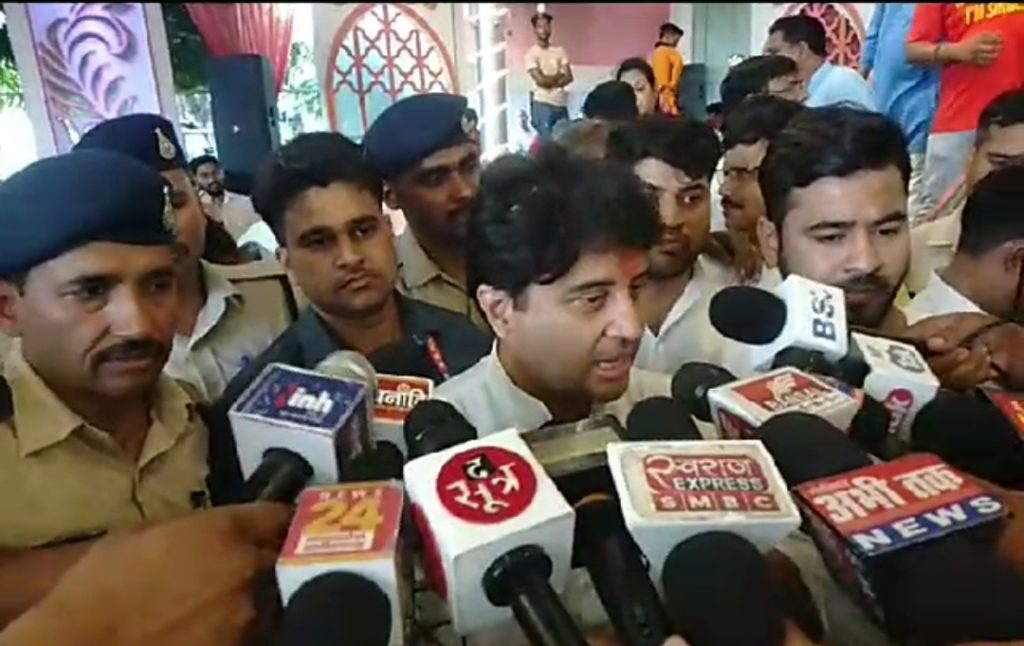 प्रियंका गांधी के संभावित ग्वालियर दौरे पर क्या बोले केंद्रीय मंत्री ज्योतिरादित्य सिंधिया Screenshot 20230625 183805 01 - The News Chakra