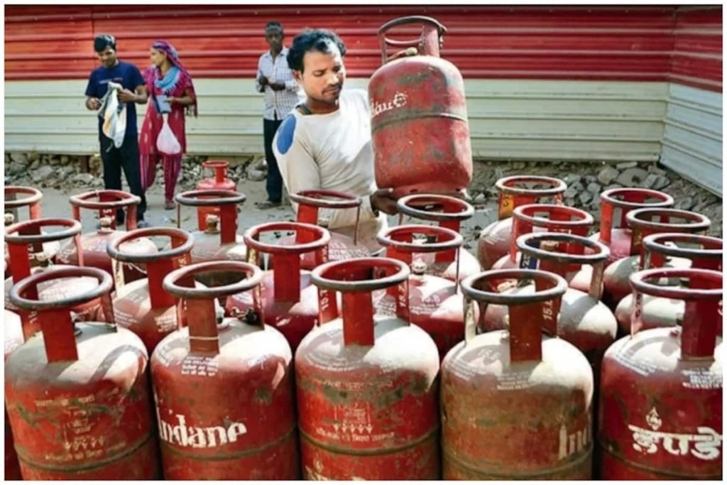 LPG Cylinder Price Cut 1 - The News Chakra