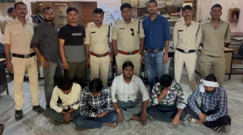 Crime पिता की पिटाई का दोस्तों के साथ मिलकर ऐसा बदला लिया कि पीटने वाले की जान ही… 1015124236 - The News Chakra