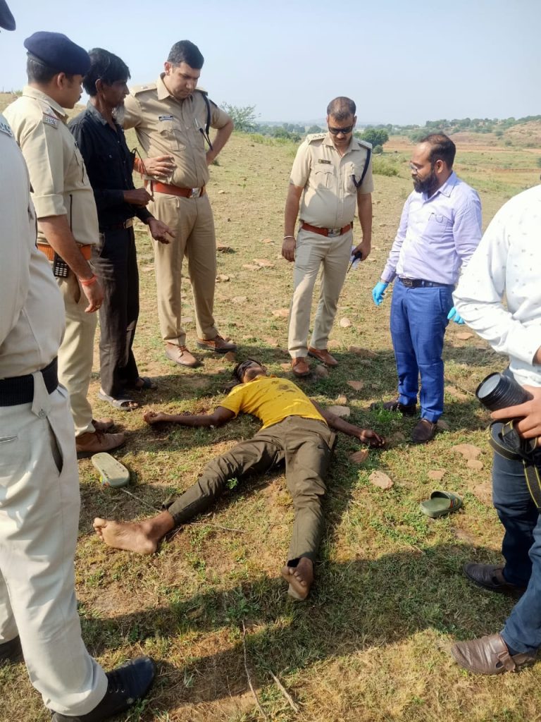 एक माह में सात हत्याएं और फायरिंग के वीडियो आने से बना भय का माहौल, इससे निपटने क्या है प्रशासन का प्लान ? IMG 20241022 WA0022 - The News Chakra